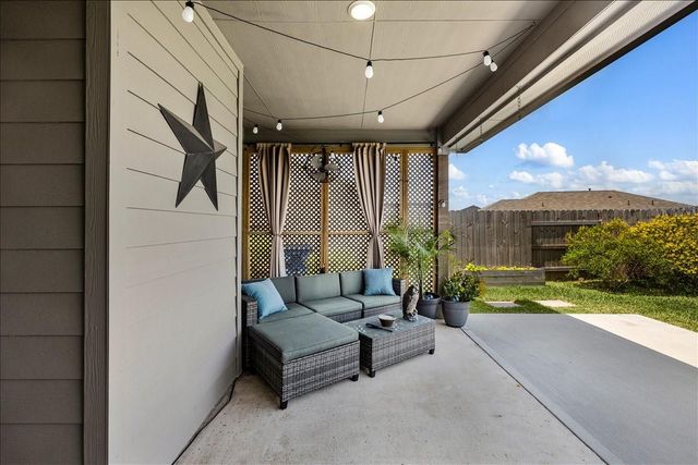 7820 Quartz Lane, Texas City, TX 77591