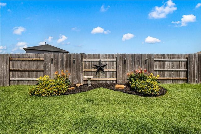 7820 Quartz Lane, Texas City, TX 77591
