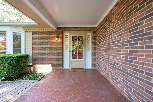 4484 Cotswold Road, Pfafftown, NC 27040