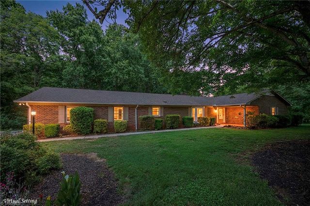 4484 Cotswold Road, Pfafftown, NC 27040