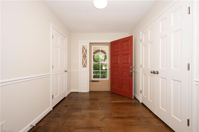 4484 Cotswold Road, Pfafftown, NC 27040