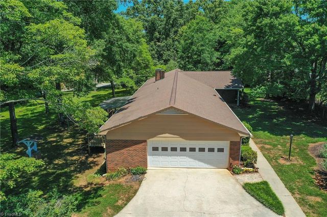 4484 Cotswold Road, Pfafftown, NC 27040