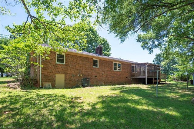 4484 Cotswold Road, Pfafftown, NC 27040