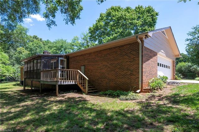 4484 Cotswold Road, Pfafftown, NC 27040