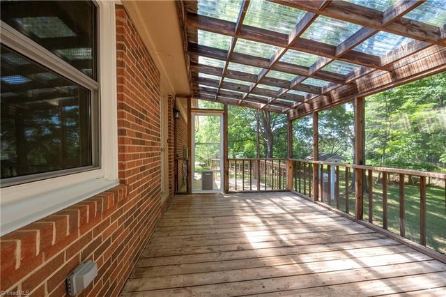 4484 Cotswold Road, Pfafftown, NC 27040