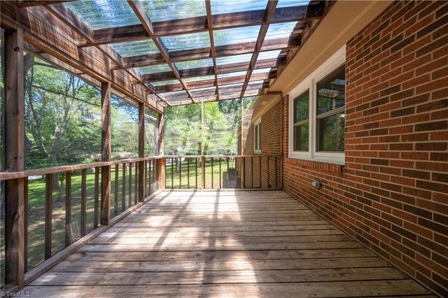 4484 Cotswold Road, Pfafftown, NC 27040