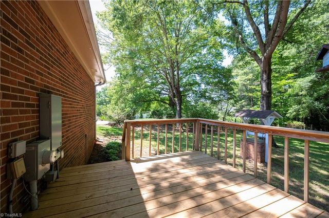 4484 Cotswold Road, Pfafftown, NC 27040