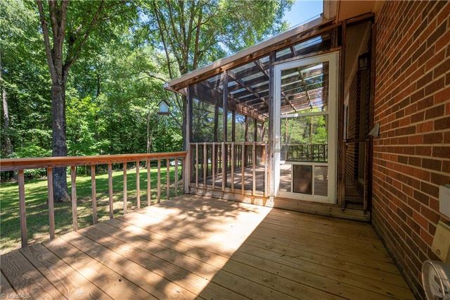 4484 Cotswold Road, Pfafftown, NC 27040