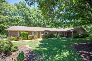 4484 Cotswold Road, Pfafftown, NC 27040