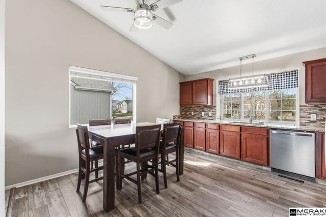 807 Clearwater Drive, Papillion, NE 68046