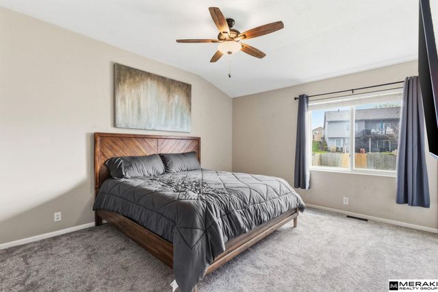 807 Clearwater Drive, Papillion, NE 68046