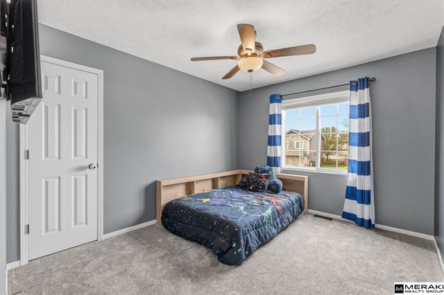 807 Clearwater Drive, Papillion, NE 68046