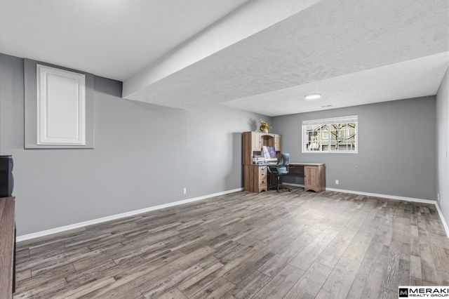 807 Clearwater Drive, Papillion, NE 68046