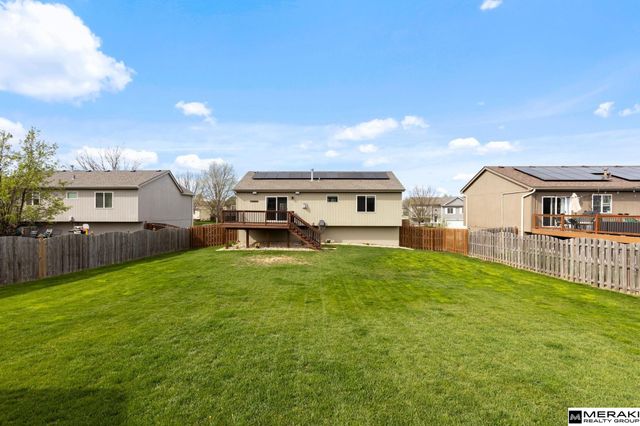 807 Clearwater Drive, Papillion, NE 68046