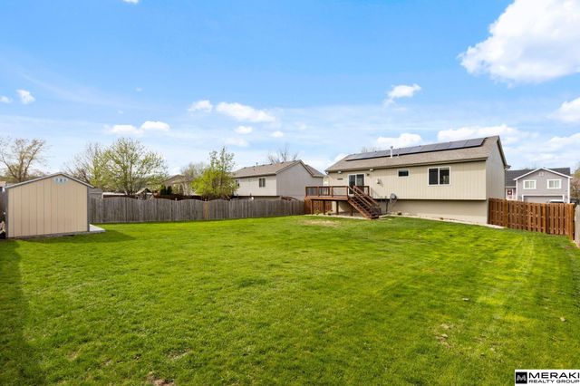 807 Clearwater Drive, Papillion, NE 68046