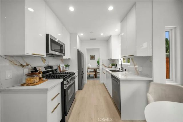 16507 Calahan, North Hills, CA 91343