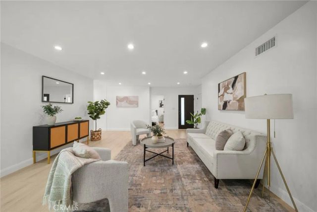 16507 Calahan, North Hills, CA 91343