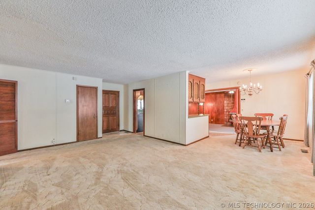 1721 E 13th Street, Okmulgee, OK 74447