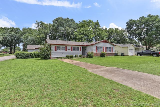 1721 E 13th Street, Okmulgee, OK 74447