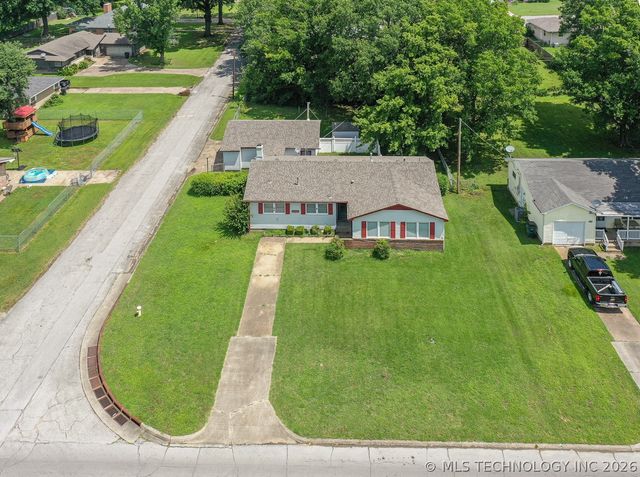 1721 E 13th Street, Okmulgee, OK 74447