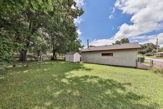 1721 E 13th Street, Okmulgee, OK 74447
