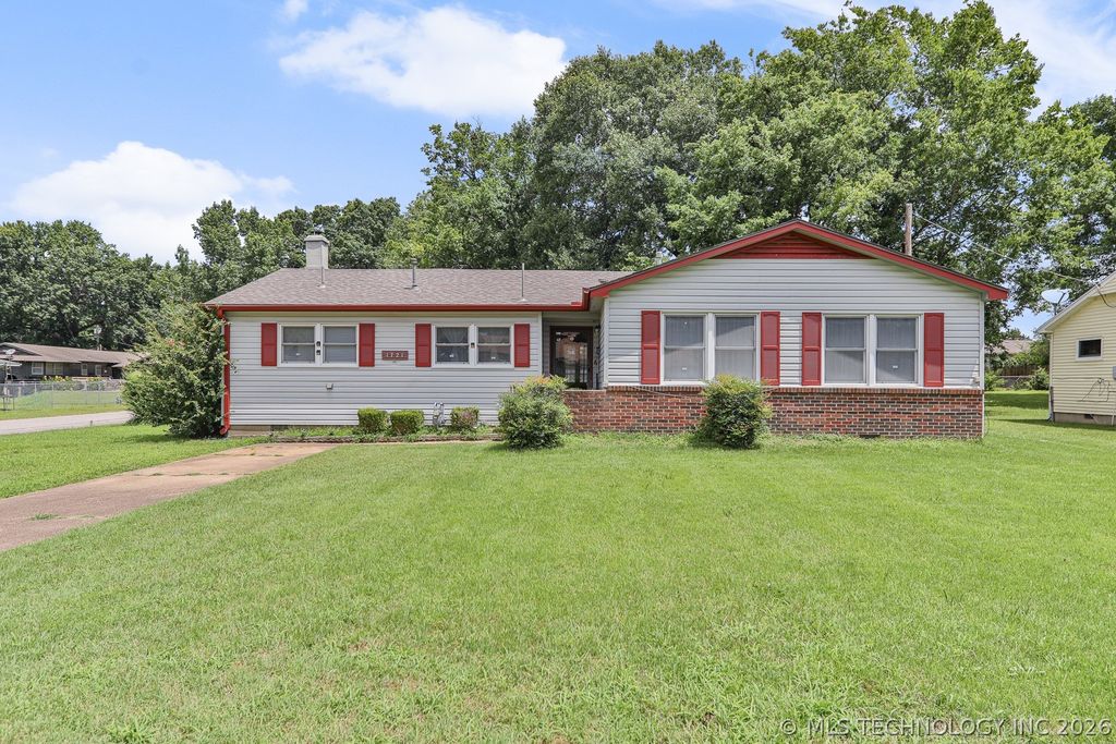 1721 E 13th Street, Okmulgee, OK 74447