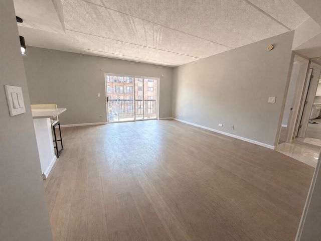 1653 River Street 306, Des Plaines, IL 60016