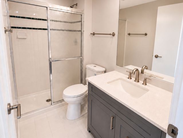 1653 River Street 306, Des Plaines, IL 60016
