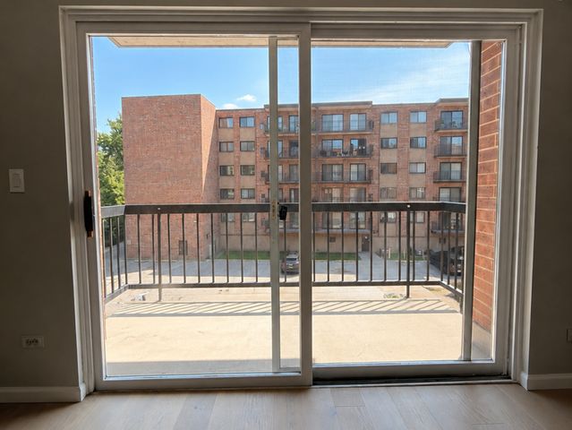 1653 River Street 306, Des Plaines, IL 60016