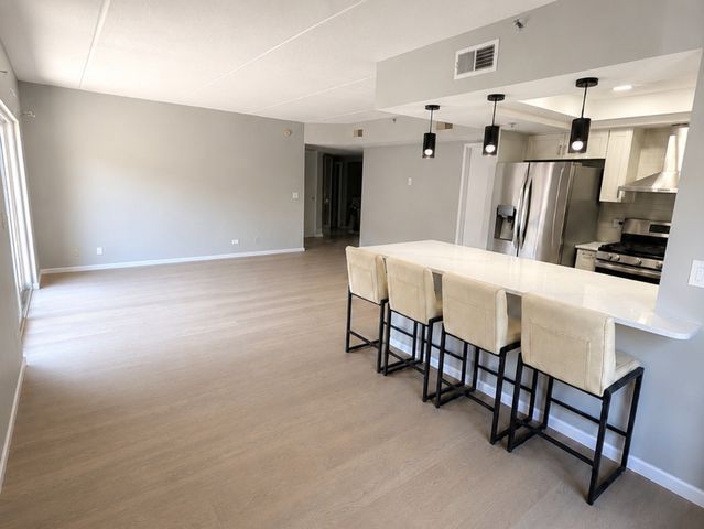 1653 River Street 306, Des Plaines, IL 60016
