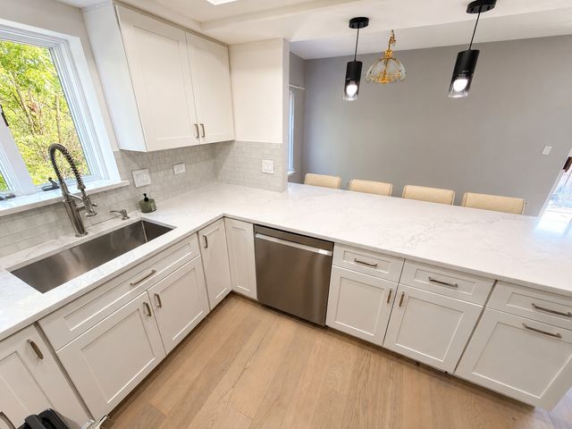 1653 River Street 306, Des Plaines, IL 60016