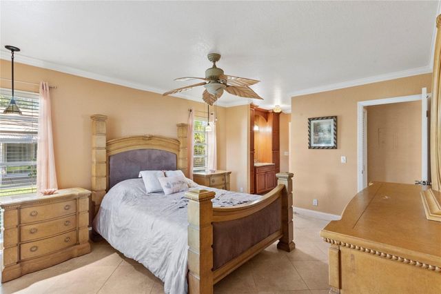 8729 Chevy Chase Drive 145, Boca Raton, FL 33433