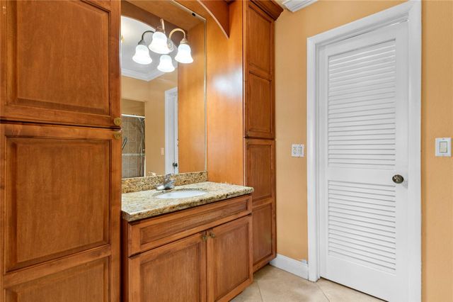 8729 Chevy Chase Drive 145, Boca Raton, FL 33433