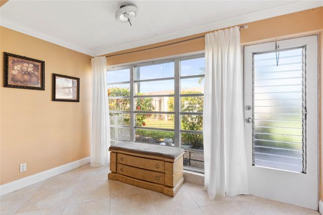 8729 Chevy Chase Drive 145, Boca Raton, FL 33433