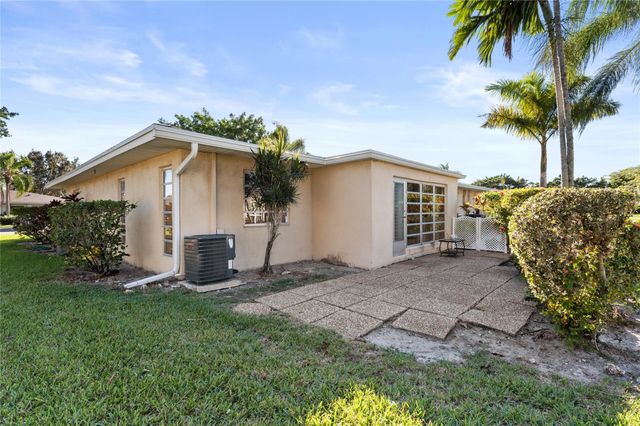 8729 Chevy Chase Drive 145, Boca Raton, FL 33433