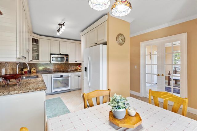 8729 Chevy Chase Drive 145, Boca Raton, FL 33433