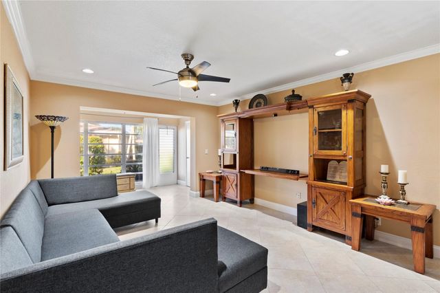 8729 Chevy Chase Drive 145, Boca Raton, FL 33433