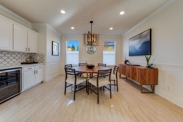 4541 Longview Dr, Rocklin, CA 95677