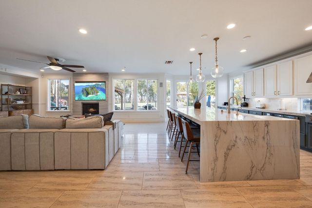 4541 Longview Dr, Rocklin, CA 95677