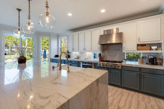 4541 Longview Dr, Rocklin, CA 95677