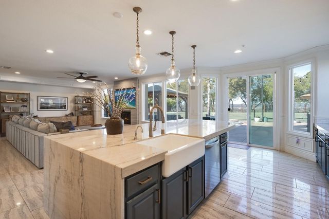 4541 Longview Dr, Rocklin, CA 95677
