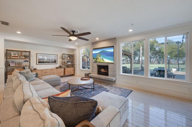 4541 Longview Dr, Rocklin, CA 95677