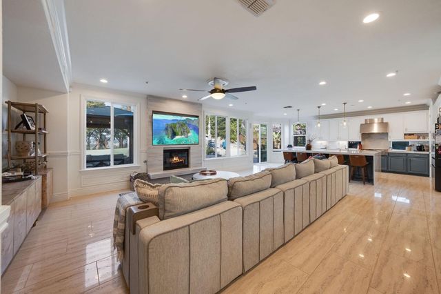 4541 Longview Dr, Rocklin, CA 95677