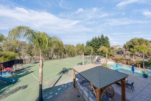 4541 Longview Dr, Rocklin, CA 95677
