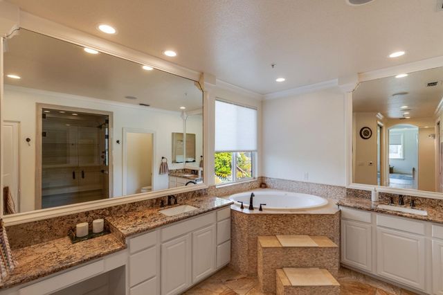 4541 Longview Dr, Rocklin, CA 95677