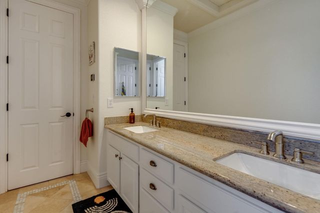 4541 Longview Dr, Rocklin, CA 95677