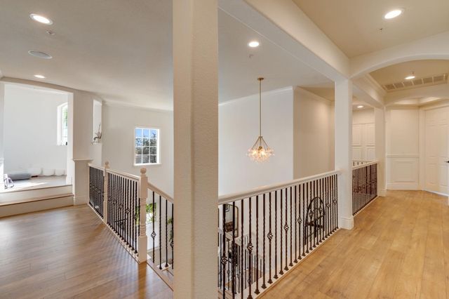 4541 Longview Dr, Rocklin, CA 95677