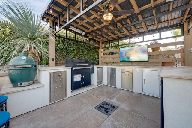 4541 Longview Dr, Rocklin, CA 95677