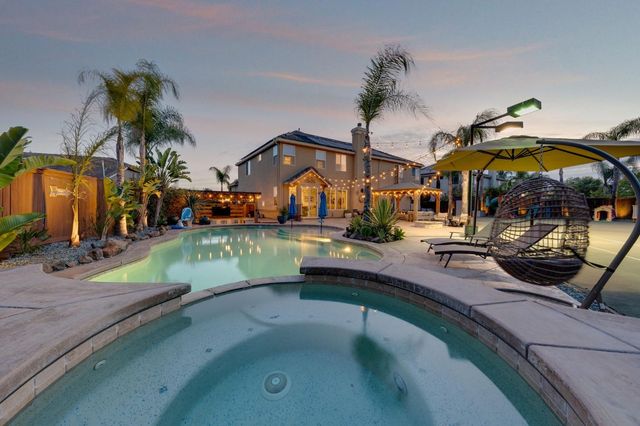 4541 Longview Dr, Rocklin, CA 95677