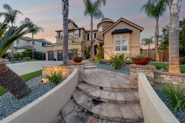 4541 Longview Dr, Rocklin, CA 95677